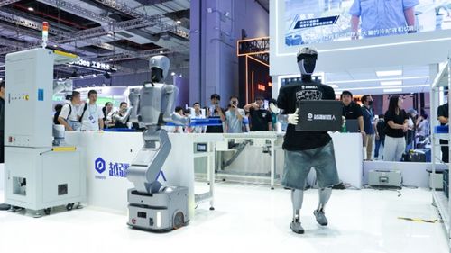 越疆超級工廠方案 多形態機器人與數據反哺雙擎驅動，領跑工業智能數據處理新范式